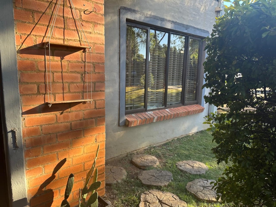 2 Bedroom Property for Sale in Waterval East North West